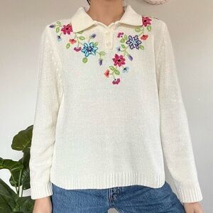 Vintage Cozy flower embroidered sweater Size small